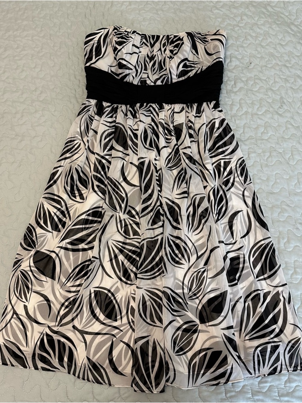 White House Black Market Black & White Pattern Women’s Strapless Mini Dress